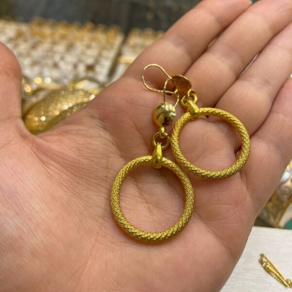 گوشواره آویز طلای 18 عیار مدل حلقه ای